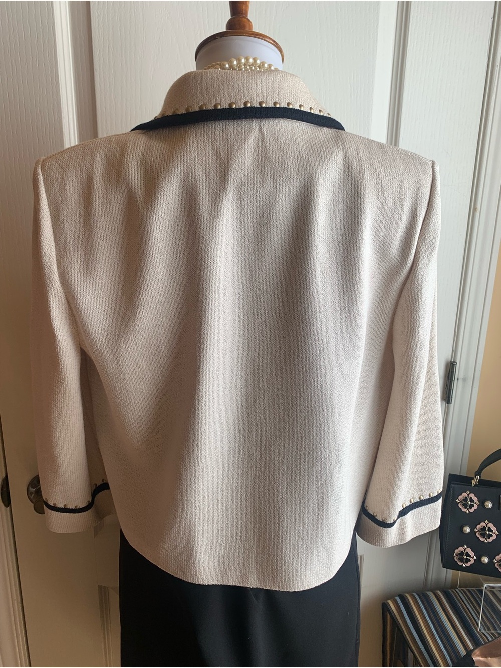 Fabulous Cream knit Blazer/jacket  ST JOHN - Picture 4 of 14